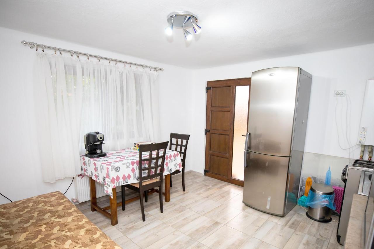 Arad Apartment - Airport Area Exterior photo