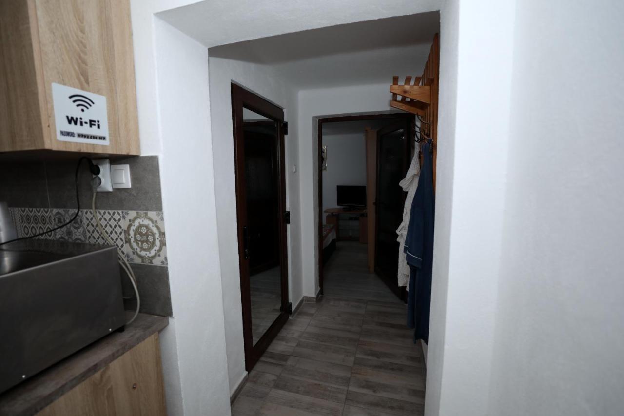 Arad Apartment - Airport Area Exterior photo